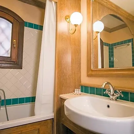 Beautiful Il Giardino Degli Oleandri One Bedroom Sleeps Two Num0842
